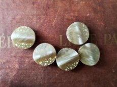 画像5: フランス 1980年- 金箔入りボタン 18mm (5)