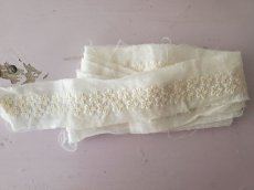 画像1: フランスアンティーク　小花の刺繍ブレード134cm (1)
