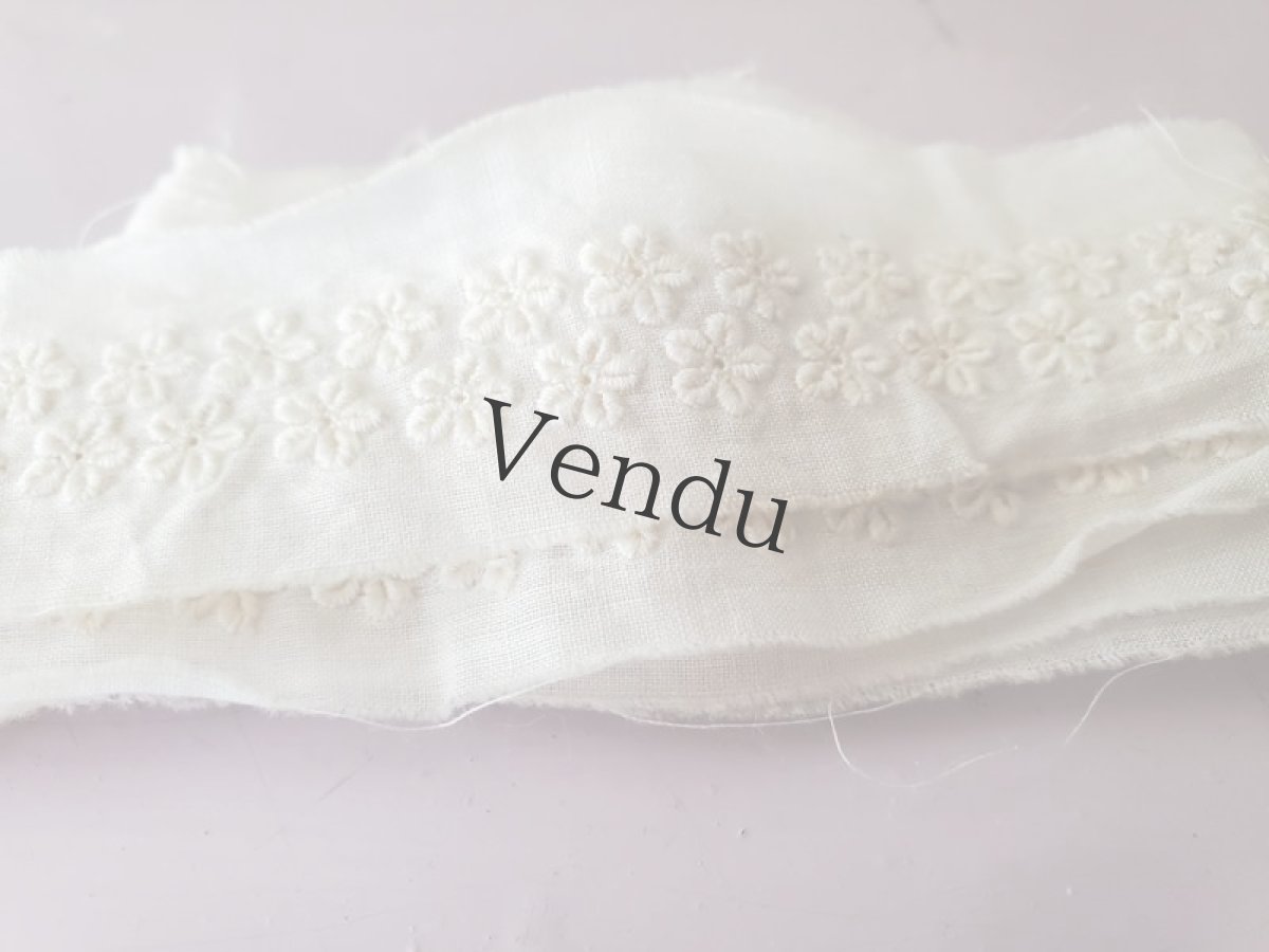 画像2: フランスアンティーク　小花の刺繍ブレード134cm (2)