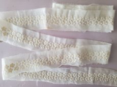 画像3: フランスアンティーク　小花の刺繍ブレード134cm (3)