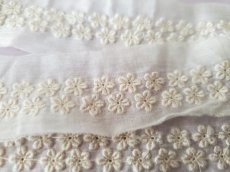 画像4: フランスアンティーク　小花の刺繍ブレード134cm (4)
