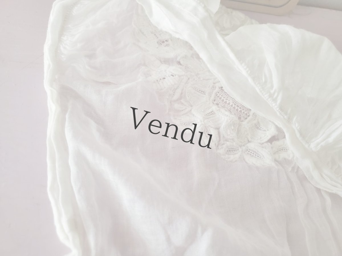 画像7: フランスアンティーク　白糸刺繍の小さなボネ (7)