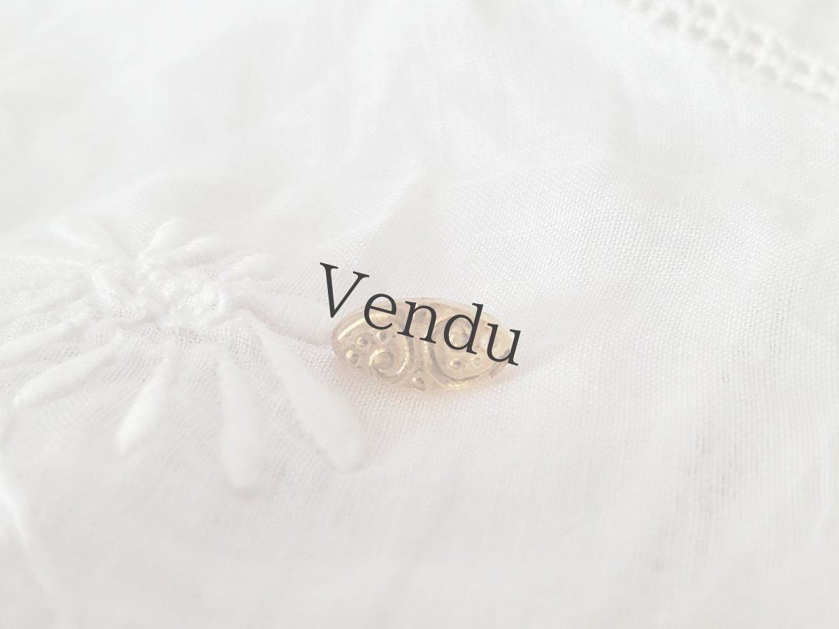 画像2: フランスアンティーク オーバル型ガラスボタン  10mm (2)