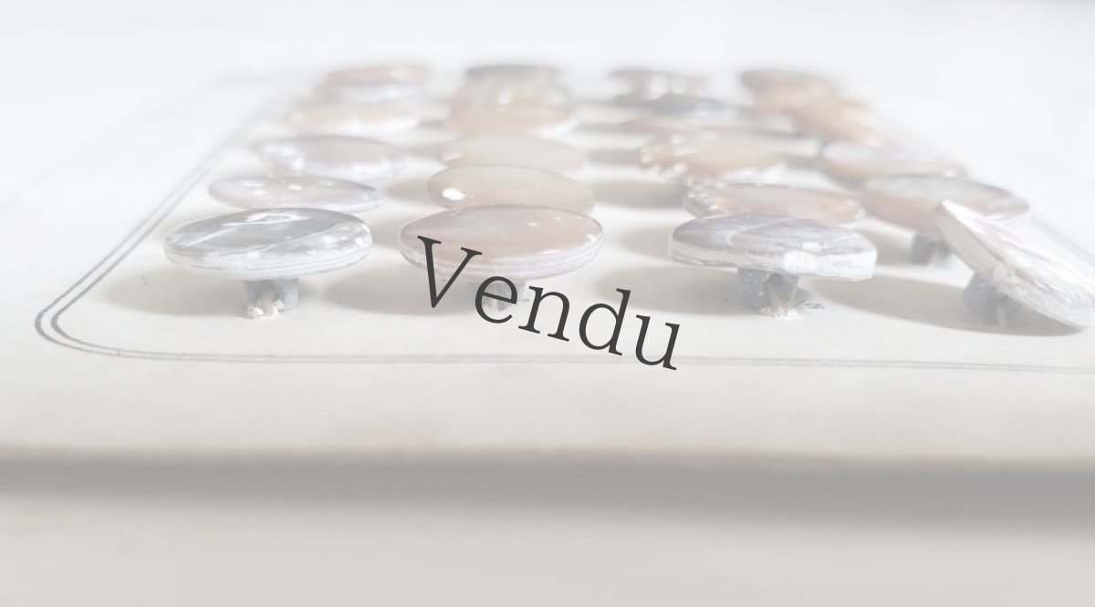 画像6: フランスアンティーク 貝ボタンシート  11mm (6)