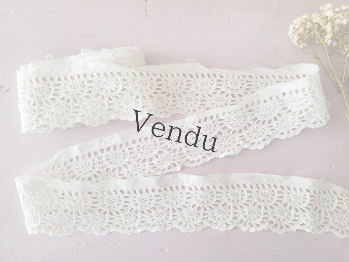 画像1: フランスヴィンテージ　カットワーク刺繍 スカラップレース 164cm (1)