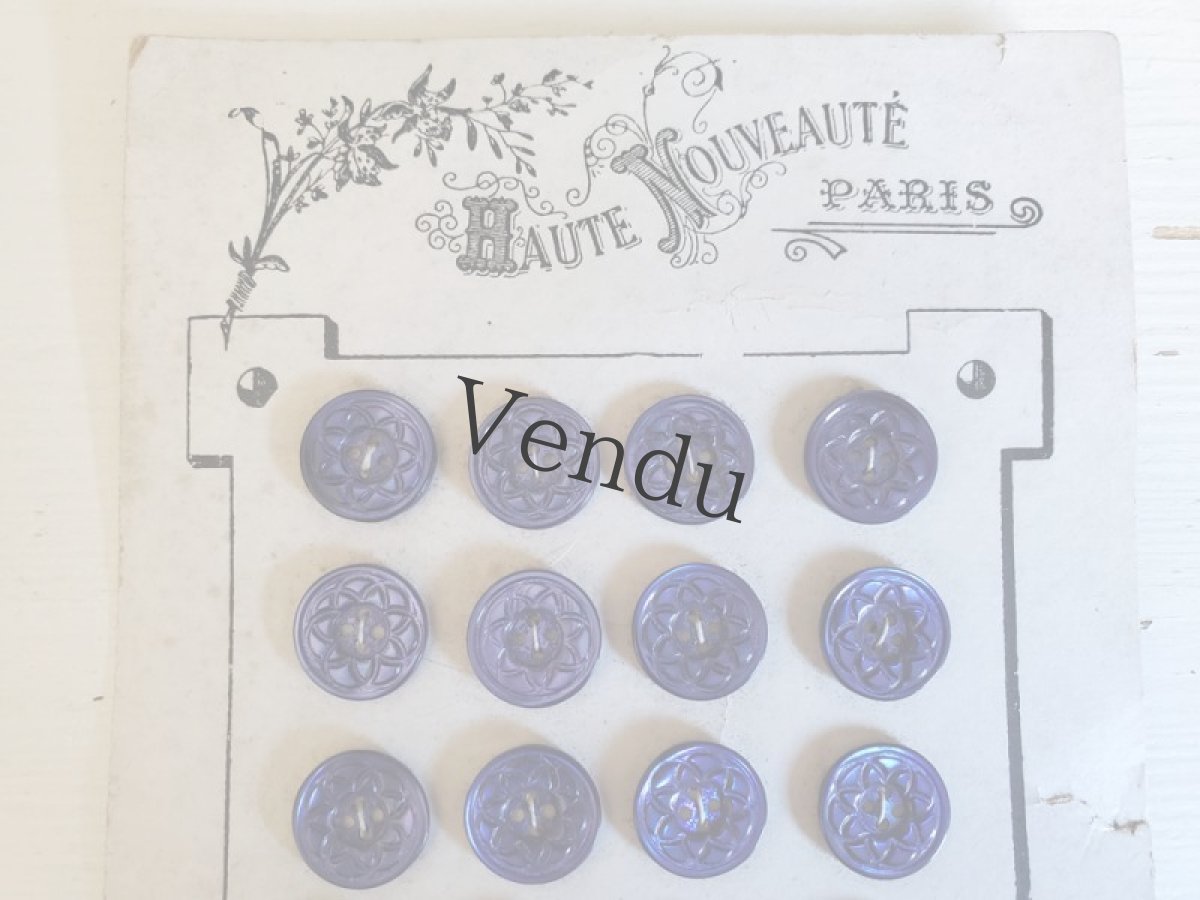 画像2: フランスアンティーク　貝ボタンシート Bleu marine 13mm (2)
