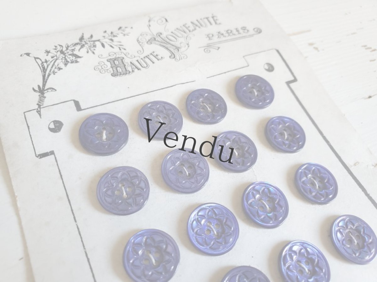 画像4: フランスアンティーク　貝ボタンシート Bleu marine 13mm (4)