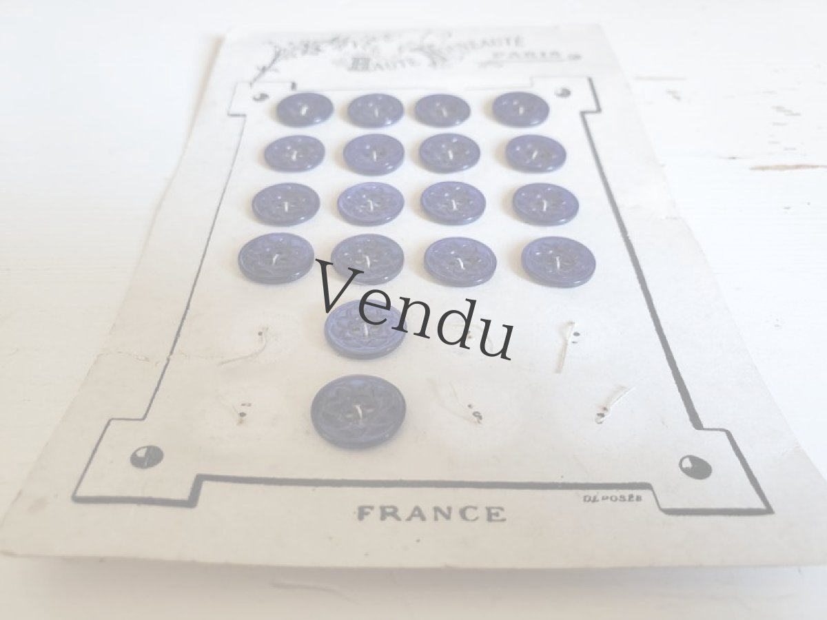 画像5: フランスアンティーク　貝ボタンシート Bleu marine 13mm (5)