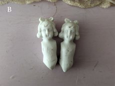 画像9: フランス 1910-1920年頃 ビスクドールパーツ リボンの女の子2体セット 5cm (9)