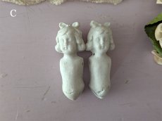 画像15: フランス 1910-1920年頃 ビスクドールパーツ リボンの女の子2体セット 5cm (15)