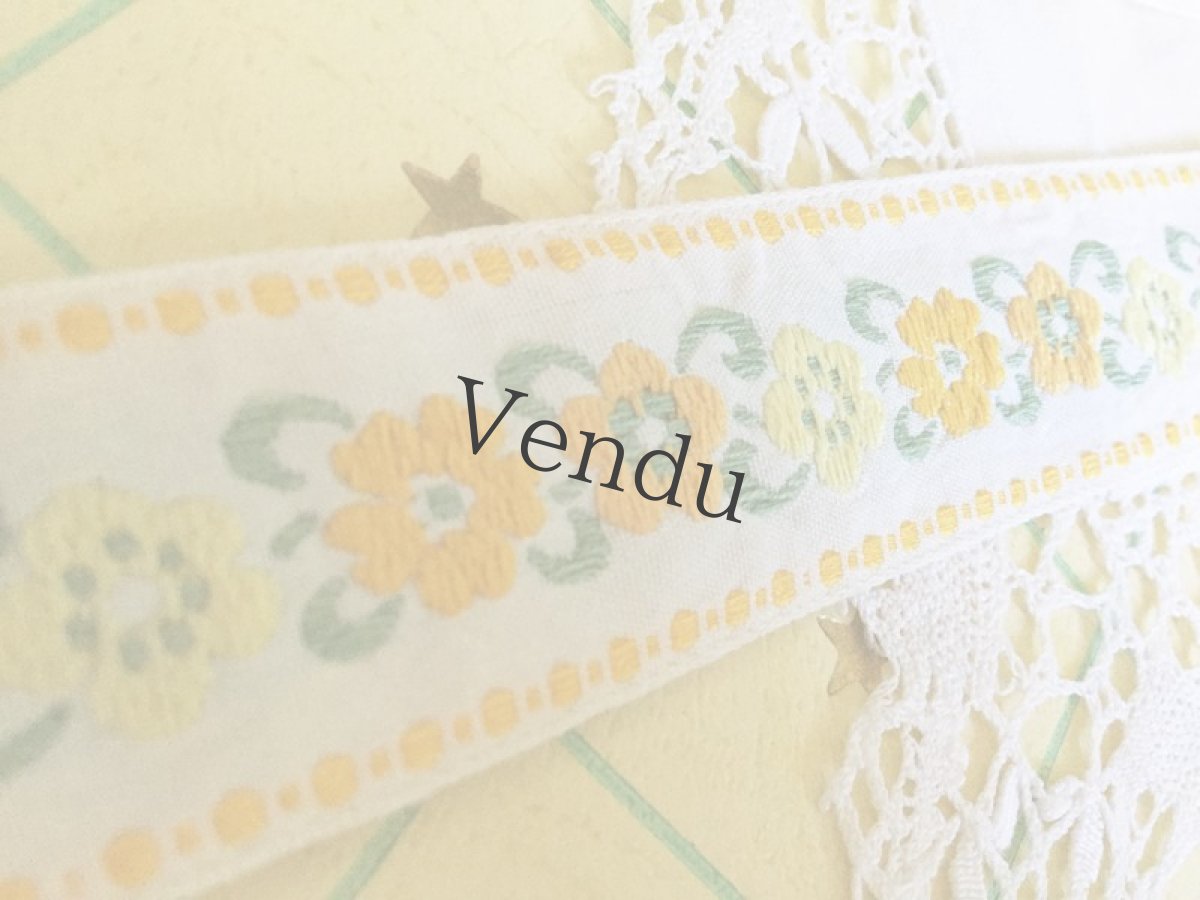 画像2: フランス　黄色いお花柄の刺繍リボン 50cm〜 (2)