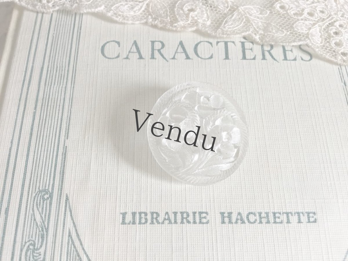 画像3: ヴィンテージ　お花咲くガラスボタン (3)