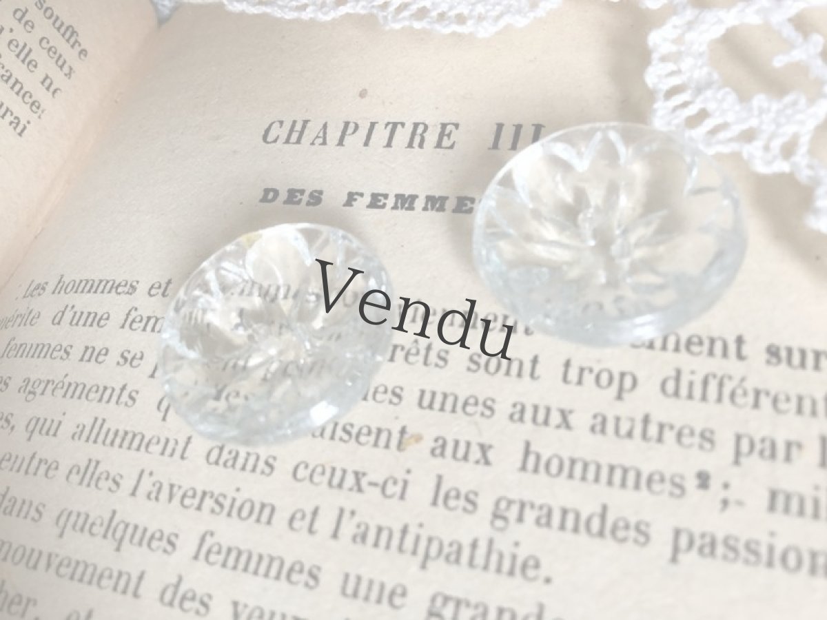 画像2: フランスアンティーク　お花のガラスボタン (2)