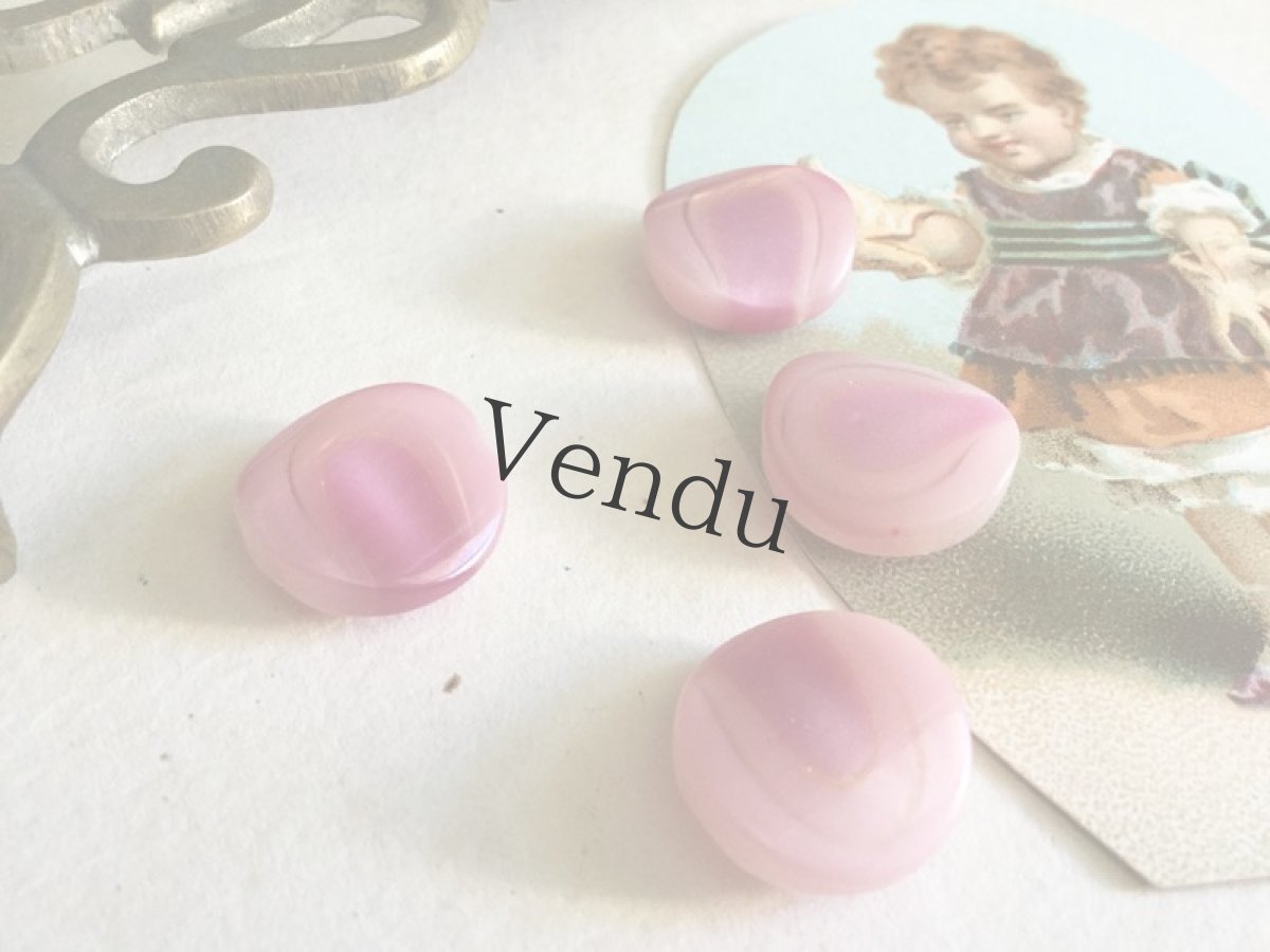 画像2: フランスヴィンテージ　ピンクのミステリアスなガラスボタン (2)