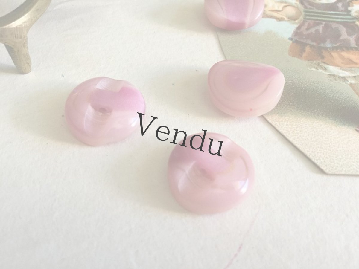 画像6: フランスヴィンテージ　ピンクのミステリアスなガラスボタン (6)