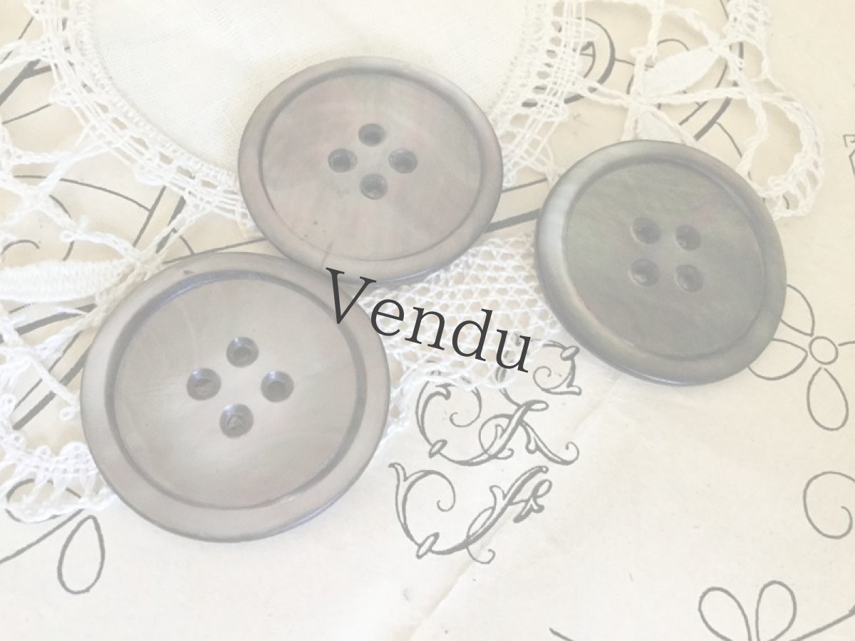 画像3: フランスヴィンテージ　マザーオブパール黒蝶貝ボタン 35mm 3個セット (3)