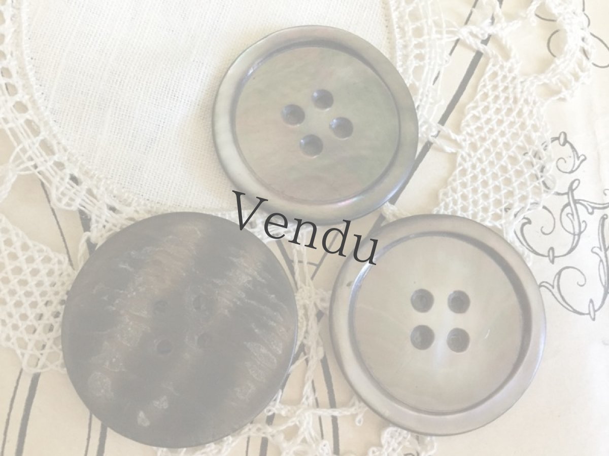 画像7: フランスヴィンテージ　マザーオブパール黒蝶貝ボタン 35mm 3個セット (7)