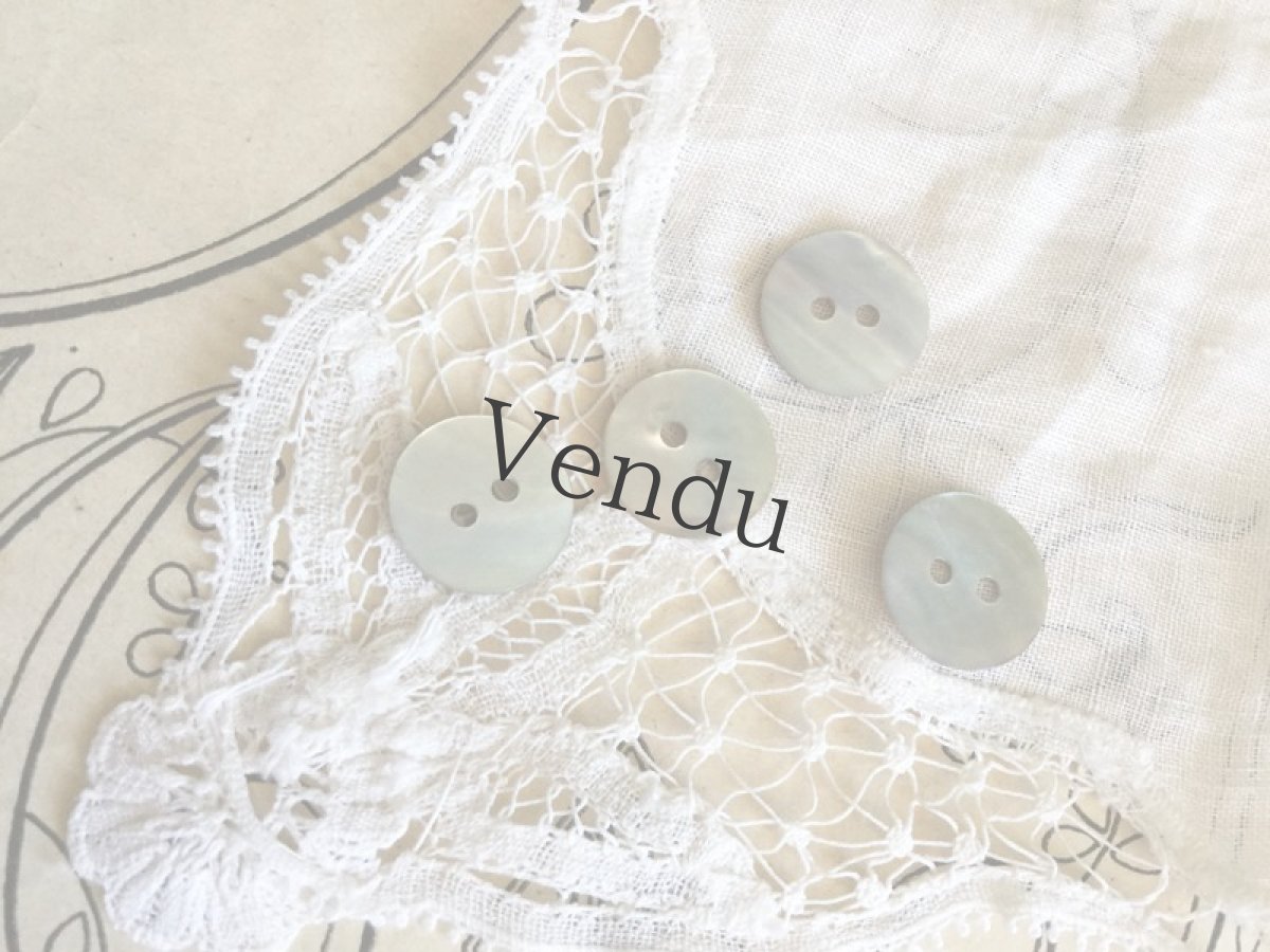 画像2: フランスヴィンテージ　真珠貝ボタン 12mm 4個セット (2)