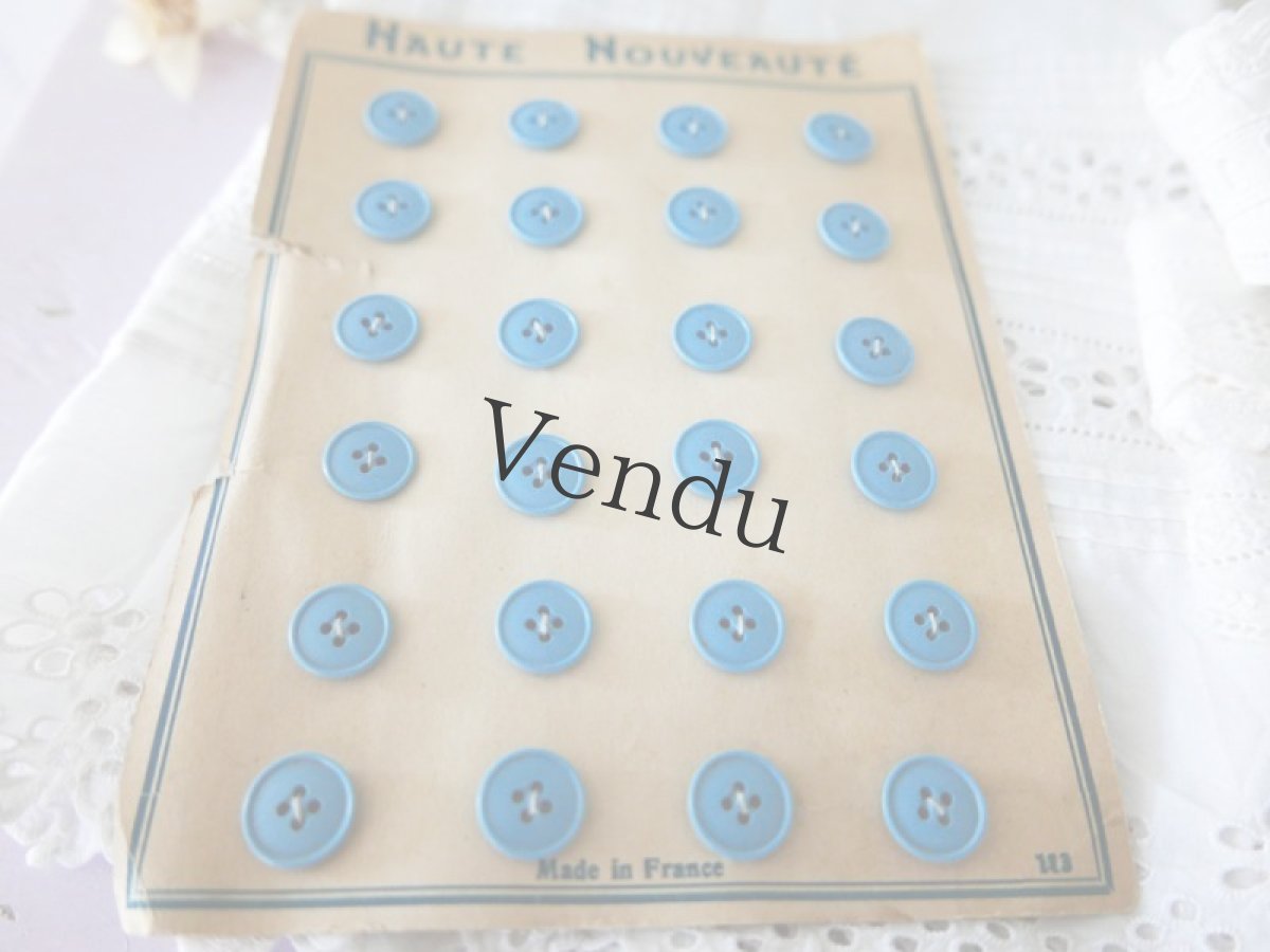 画像3: フランスヴィンテージ　水色のボタンシート 14mm (3)