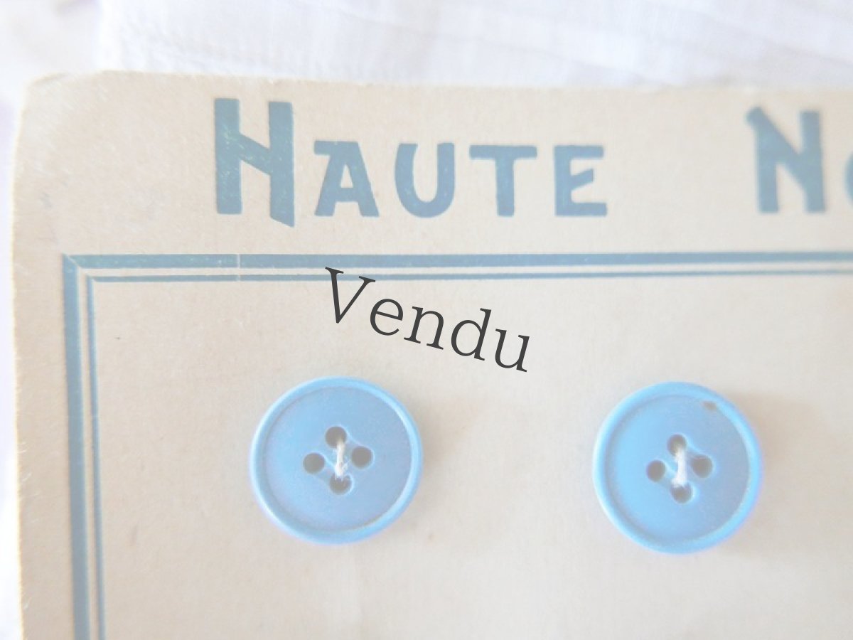 画像4: フランスヴィンテージ　水色のボタンシート 14mm (4)