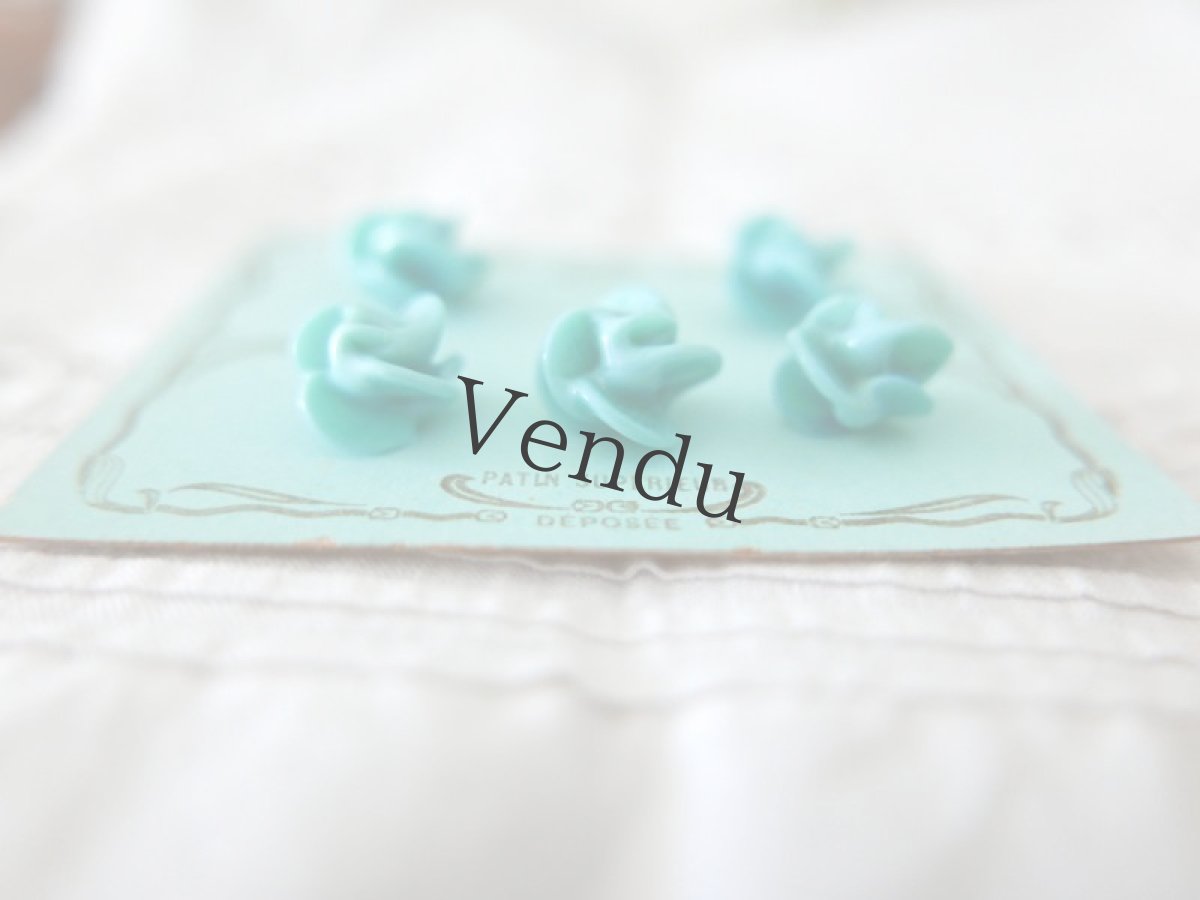 画像4: フランスアンティーク　水色のばらボタンシート 14mm (4)