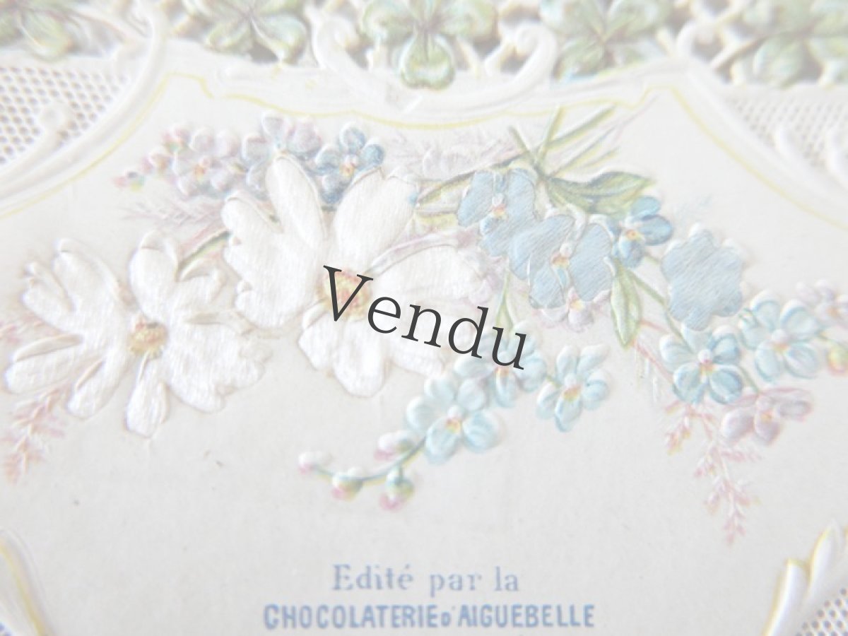 画像4: フランスアンティーク　春の草花のクロモ　透かし細工と一部シルク張り (4)