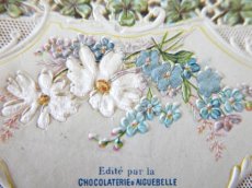 画像4: フランスアンティーク　春の草花のクロモ　透かし細工と一部シルク張り (4)