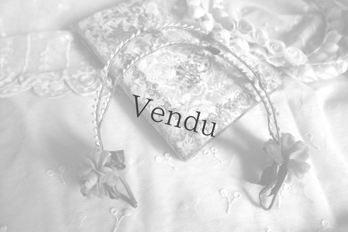 画像8: フランスアンティーク　マリアージュ バラのワックスフラワーティアラ (8)