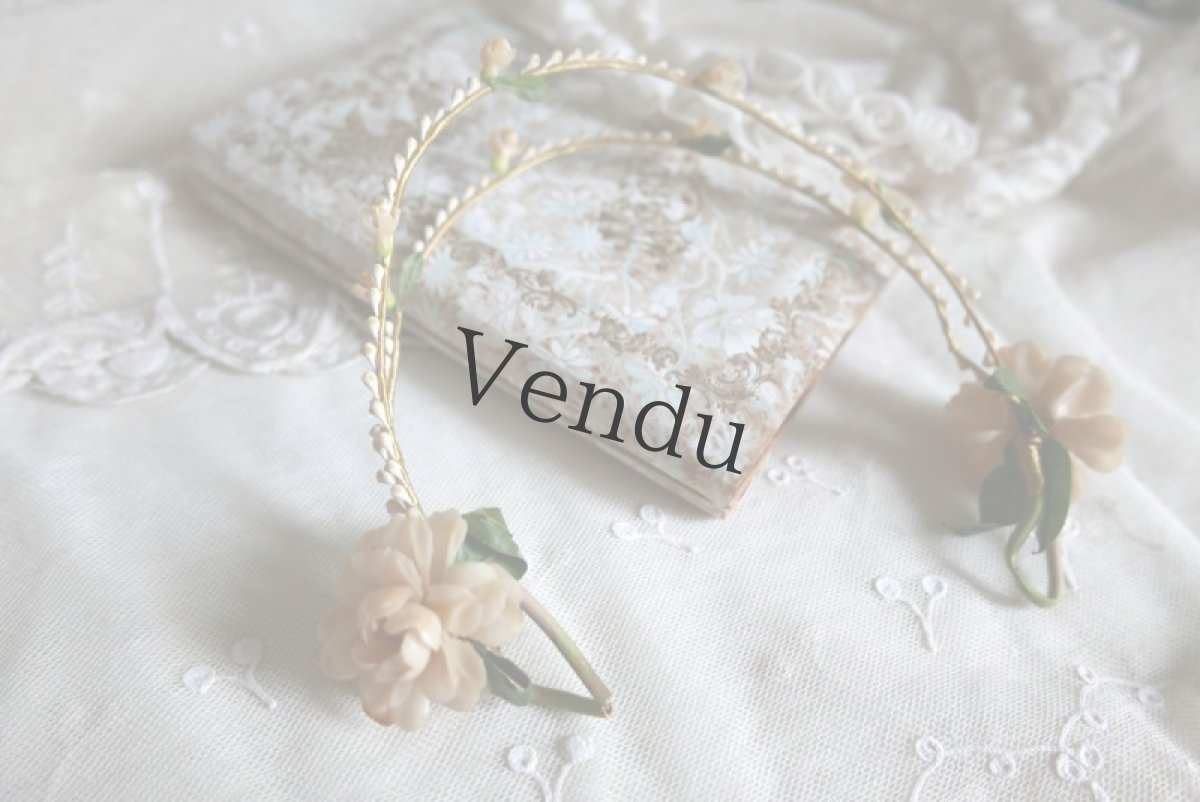 画像2: フランスアンティーク　マリアージュ バラのワックスフラワーティアラ (2)