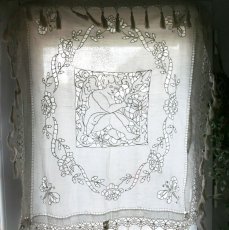 画像3: フランスアンティーク　天使のリシュリュー手刺繍ナップ (3)