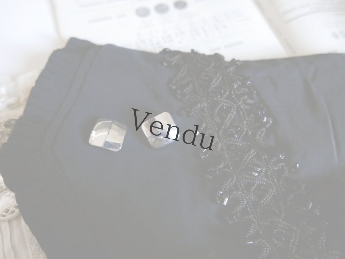 画像5: フランスアンティーク　1920年代フレンチジェットボタン 銀彩スクエア 18mm (5)