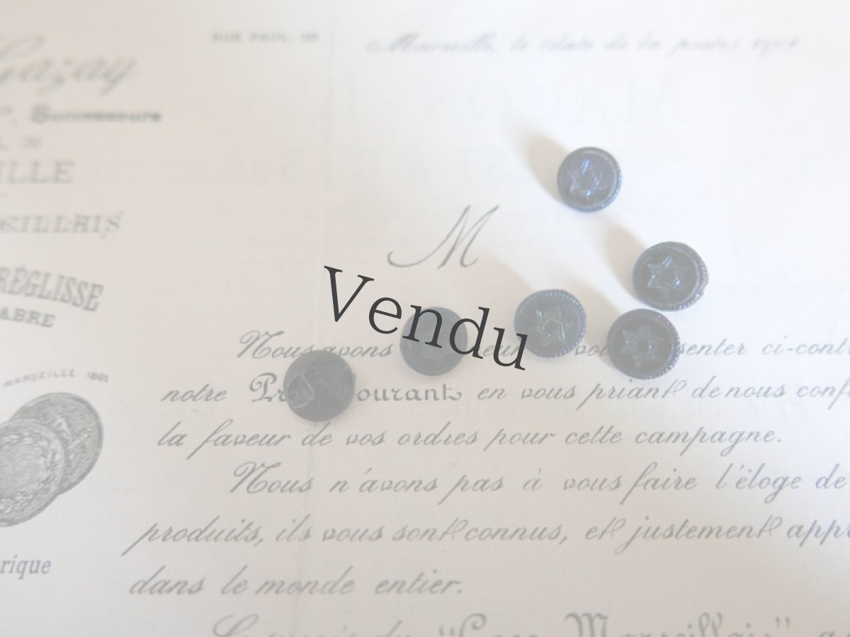 画像2: フランスアンティーク　1900年代フレンチジェットボタン 青く光る六芒星 11mm (2)