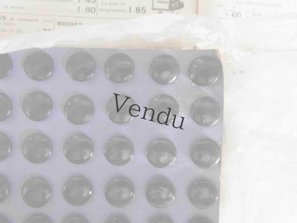 画像3: フランスアンティーク　1900年前後　包み紙つき黒ボタンシート13mm (3)