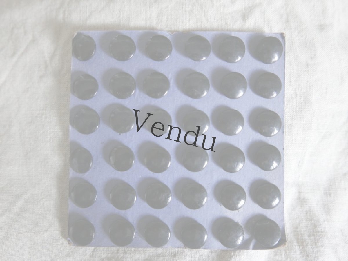 画像4: フランスアンティーク　1900年前後　包み紙つき黒ボタンシート13mm (4)