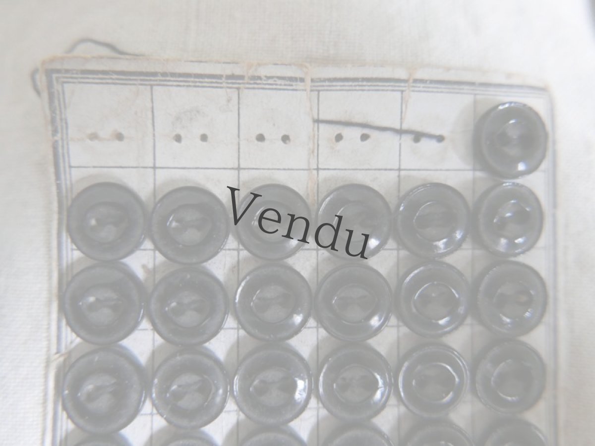 画像3: フランスアンティーク　黒ガラスのボタンシート 12mm (3)