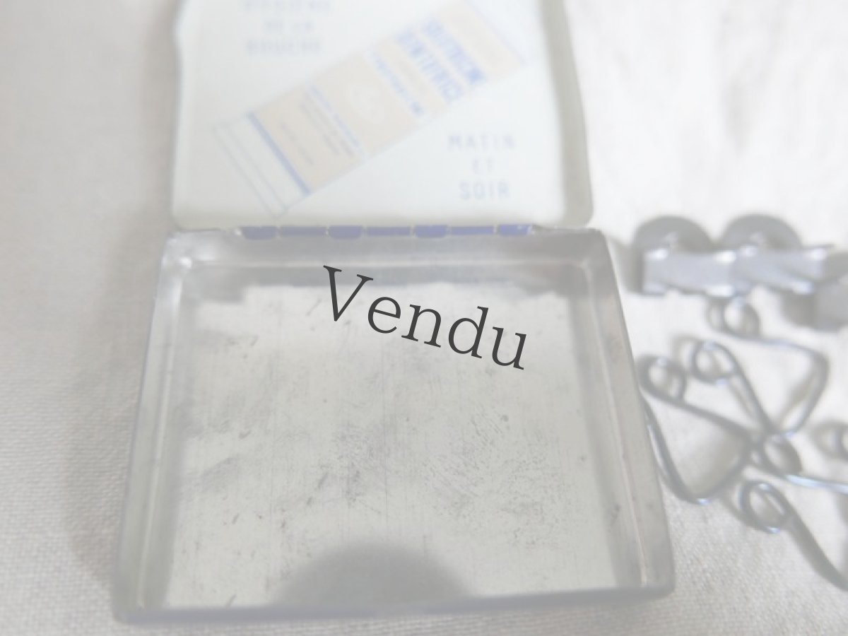 画像7: フランスヴィンテージ　ファーマシーTin缶+α (7)