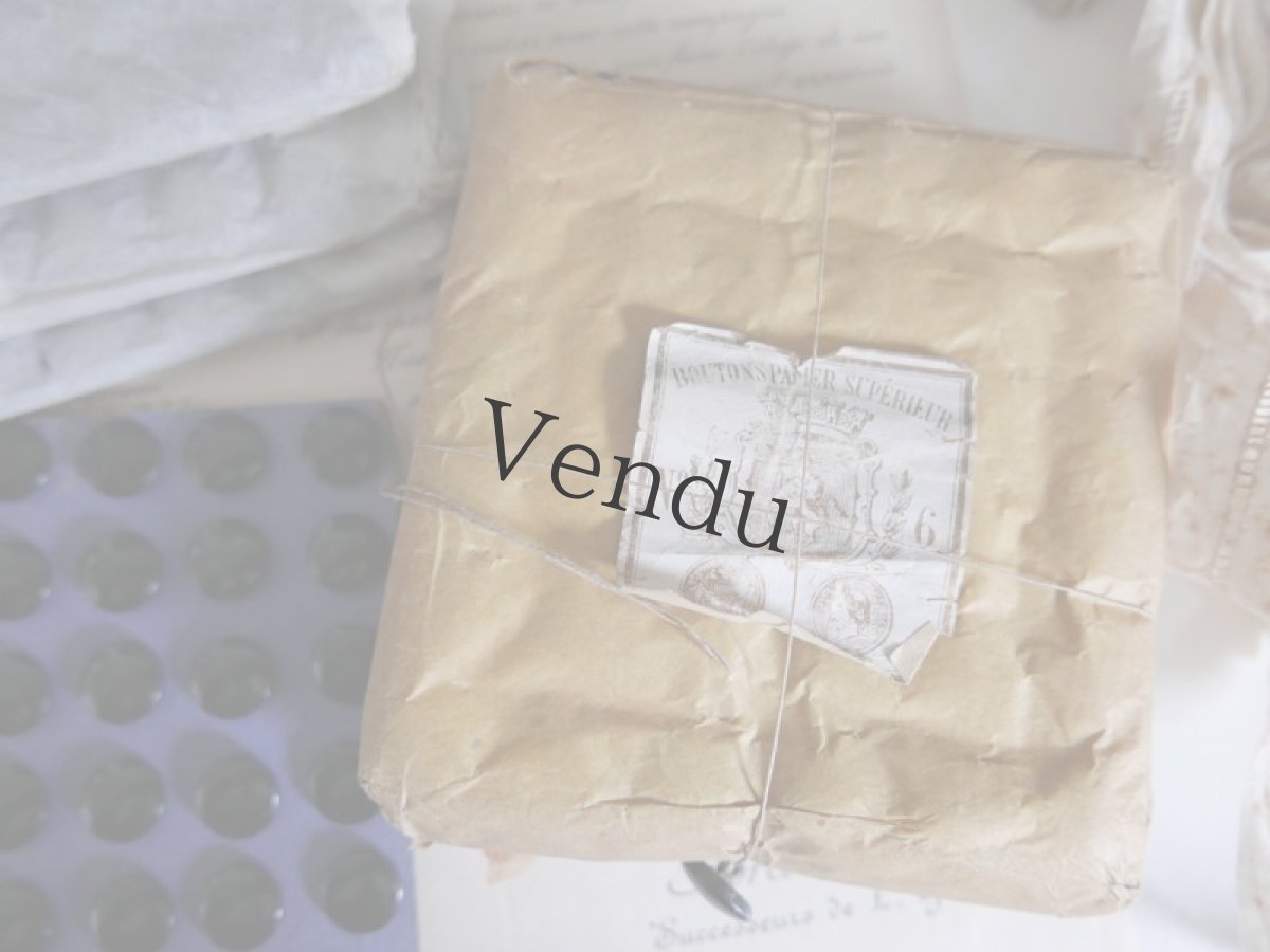 画像7: 【ご予約品】フランスアンティーク　1900年前後　包み紙つき黒ボタンシート (7)