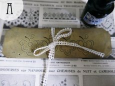 画像2: フランスアンティーク　刺繍用スカラップ模様 金属板シート４枚セット (2)