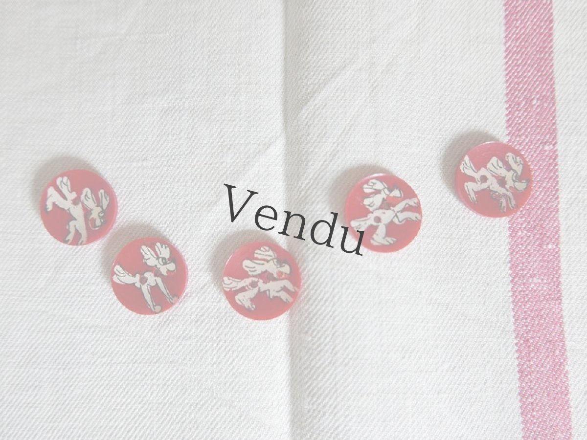 画像3: フランスヴィンテージ　1940年 わんこのアミノレジンボタン 22mm (3)