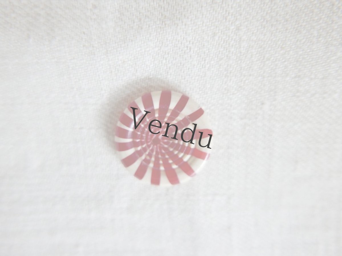 画像2: フランスアンティーク　1930年 赤と白のしましまガラリットボタン22mm (2)