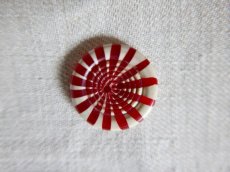 画像1: フランスアンティーク　1930年 赤と白のしましまガラリットボタン22mm (1)