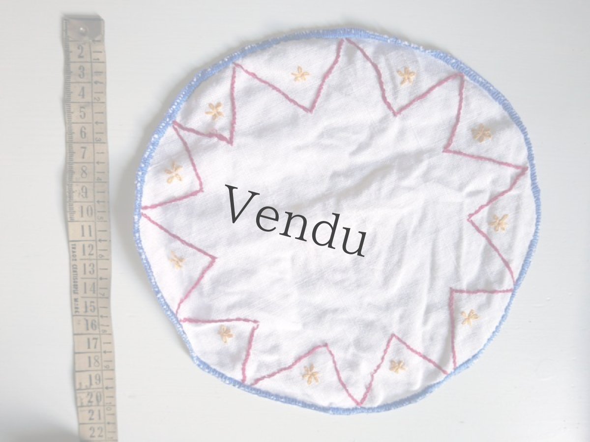 画像5: フランスヴィンテージ　かわいい刺繍ドイリー (5)