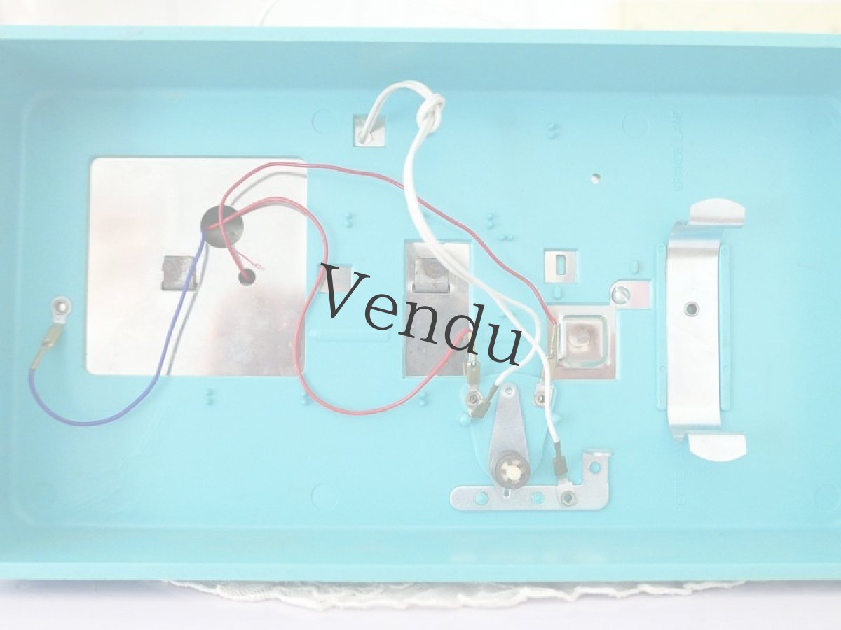 画像10: フランスヴィンテージ　レトロな水色のトイミシン (10)