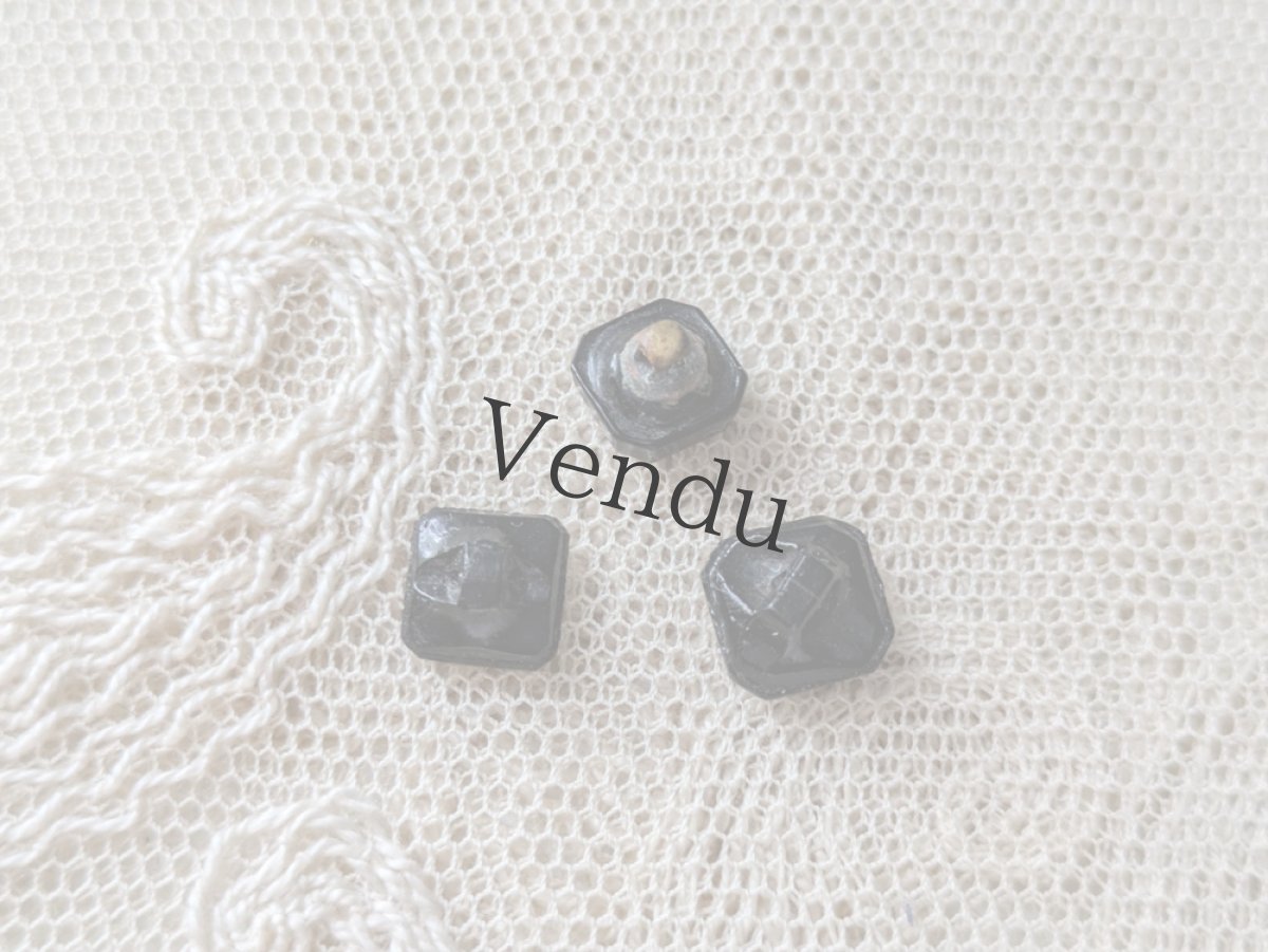 画像3: フランスアンティーク 極小フレンチジェットボタン 3個セット 7-8mm (3)