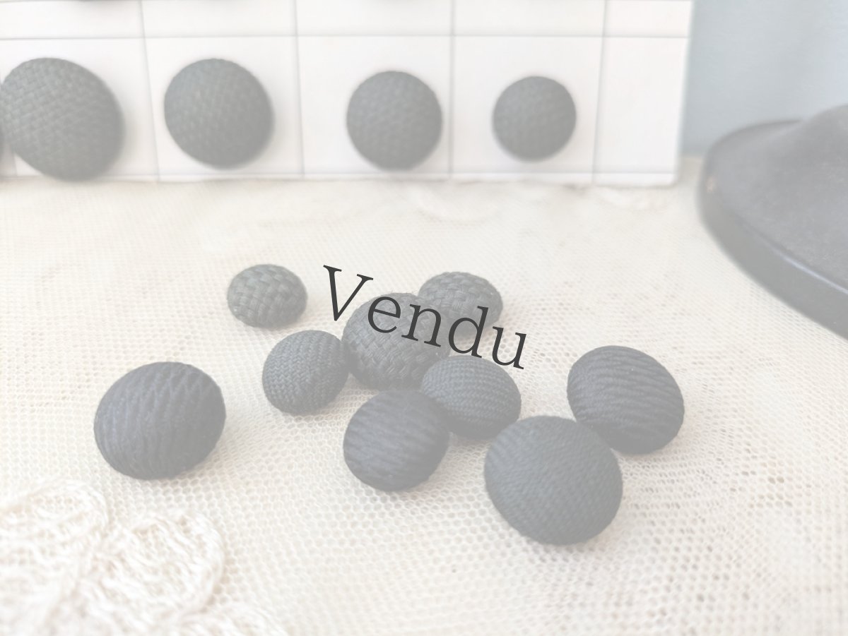 画像2: フランスアンティーク コスチュームボタン 9個セット (2)