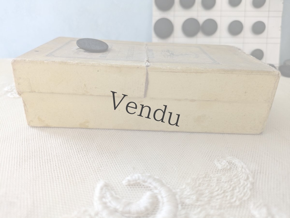 画像5: フランス 1900年前後 箱入りコスチュームボタン A LA RUCHE (5)