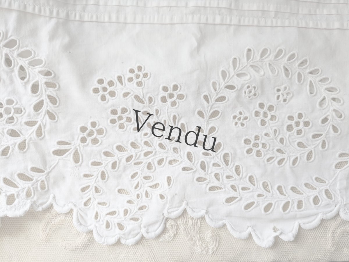 画像2: フランスアンティーク　幅広 カットワーク刺繍スカラップレース 128cm (2)