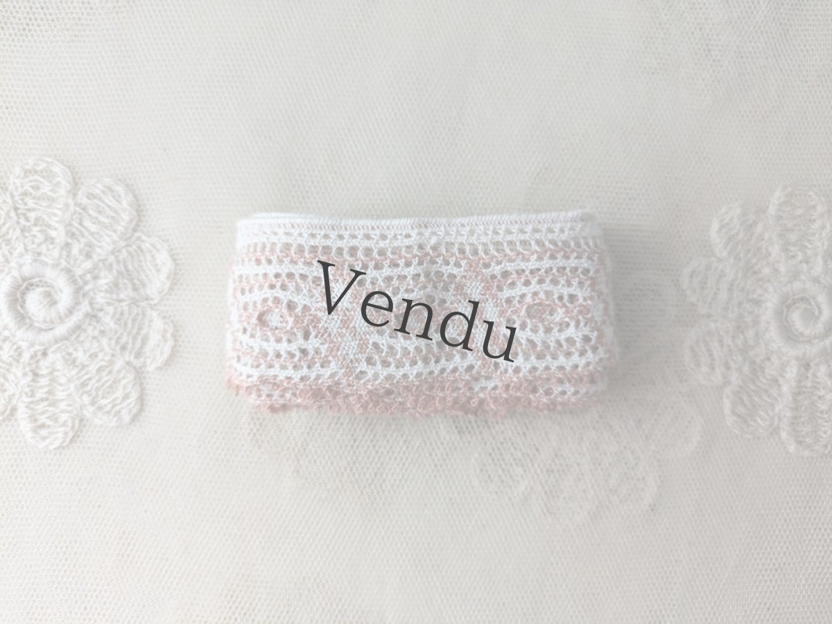 画像3: フランスヴィンテージ　色付きレース 134cm (3)