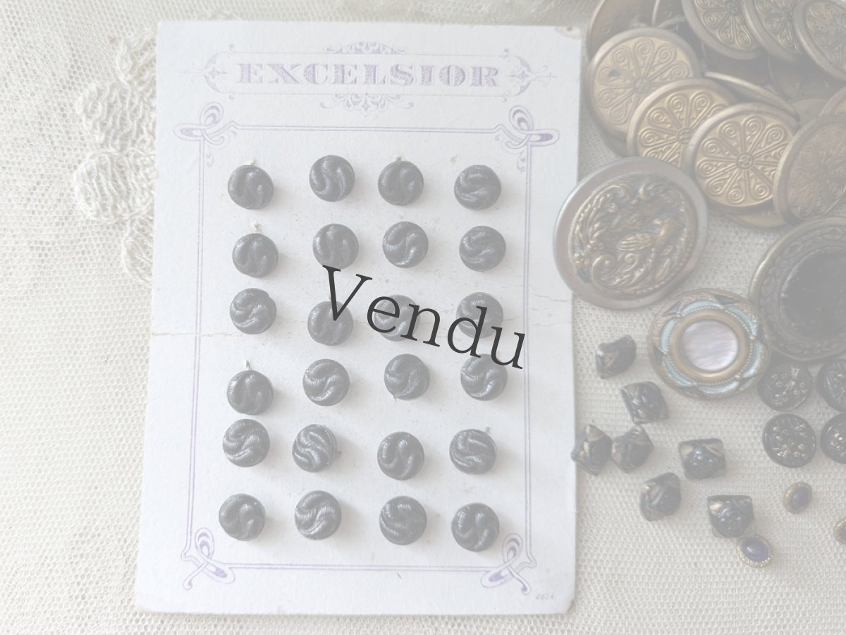 画像6: フランス1900年前後 フレンチジェットボタンシート 9mm (6)