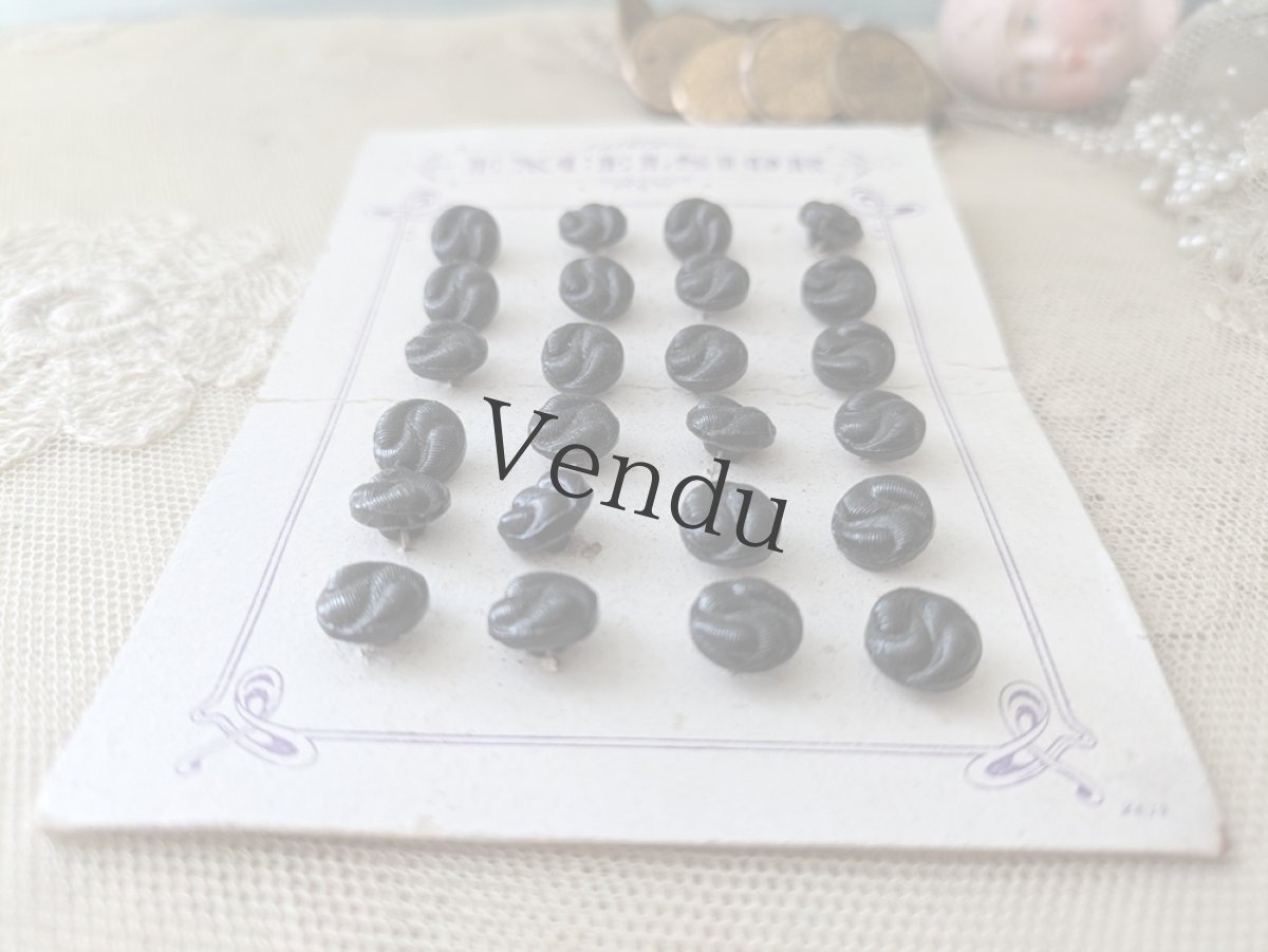 画像4: フランス1900年前後 フレンチジェットボタンシート 9mm (4)